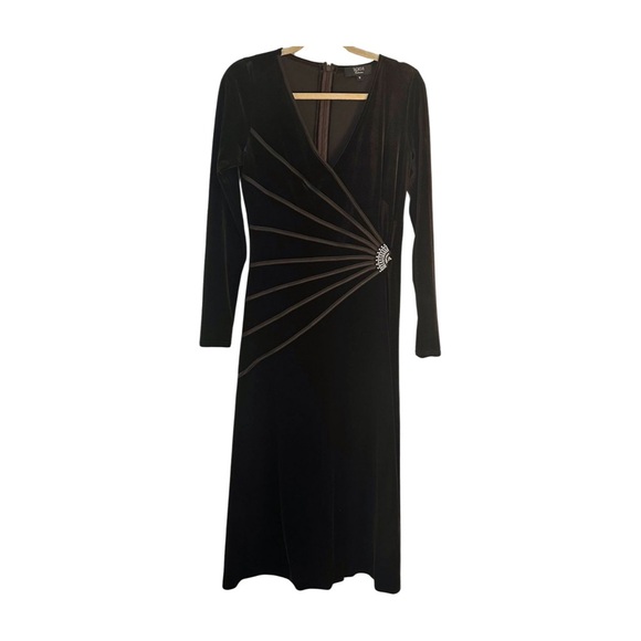 Tadashi Collection Black Velvet Long Sleeve Midi Dress Rhinestone Detail Size M - Picture 1 of 6